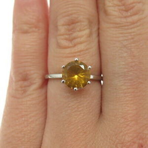 Chic Silver Ring with Yellow Gemstone